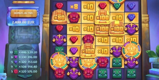 aztec-clusters-slots-game-screenshot